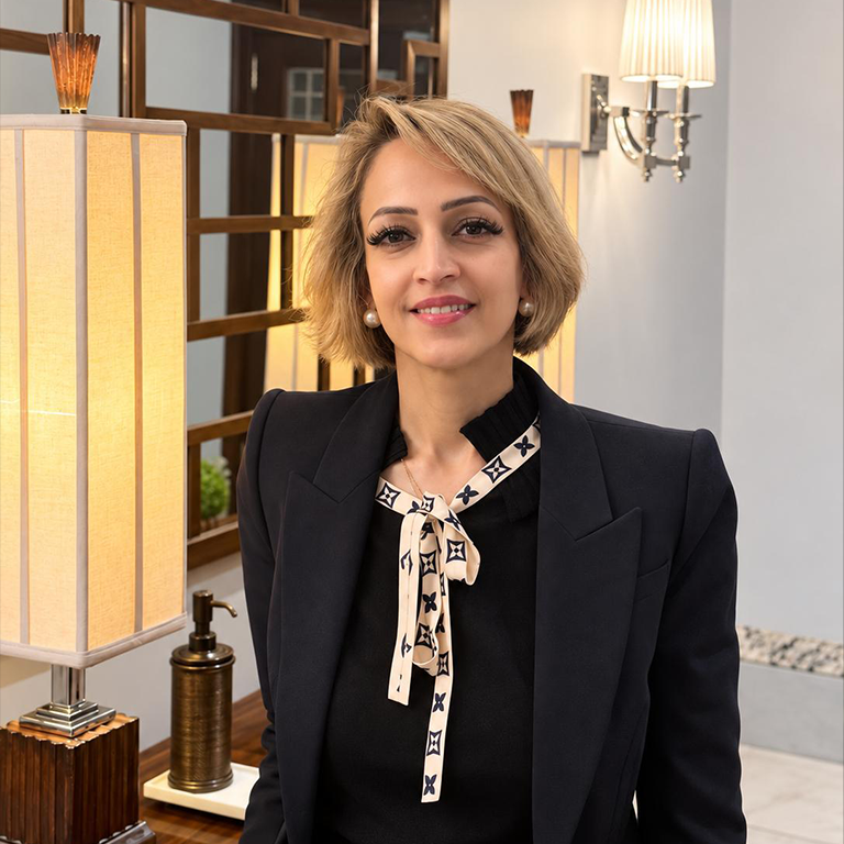 Dr Hina Pathak Sra, Consultant Gynaecologist