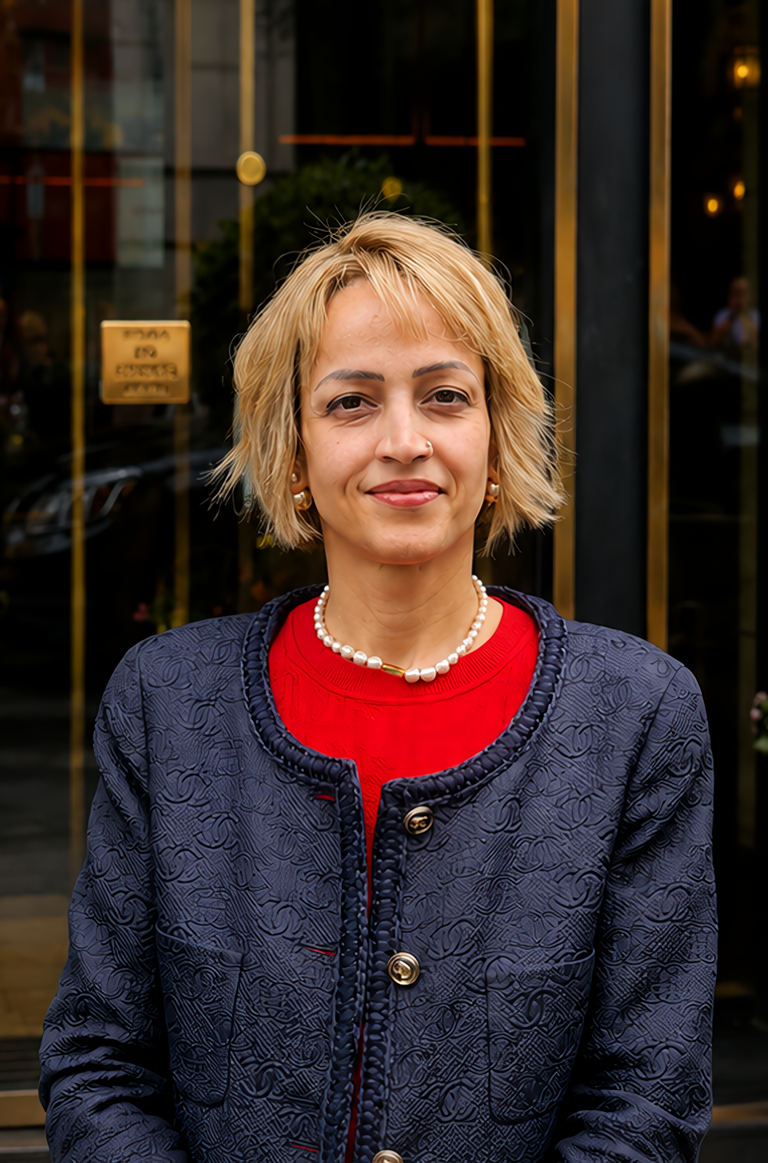 Dr Hina Pathak Sra, Consultant Gynaecologist